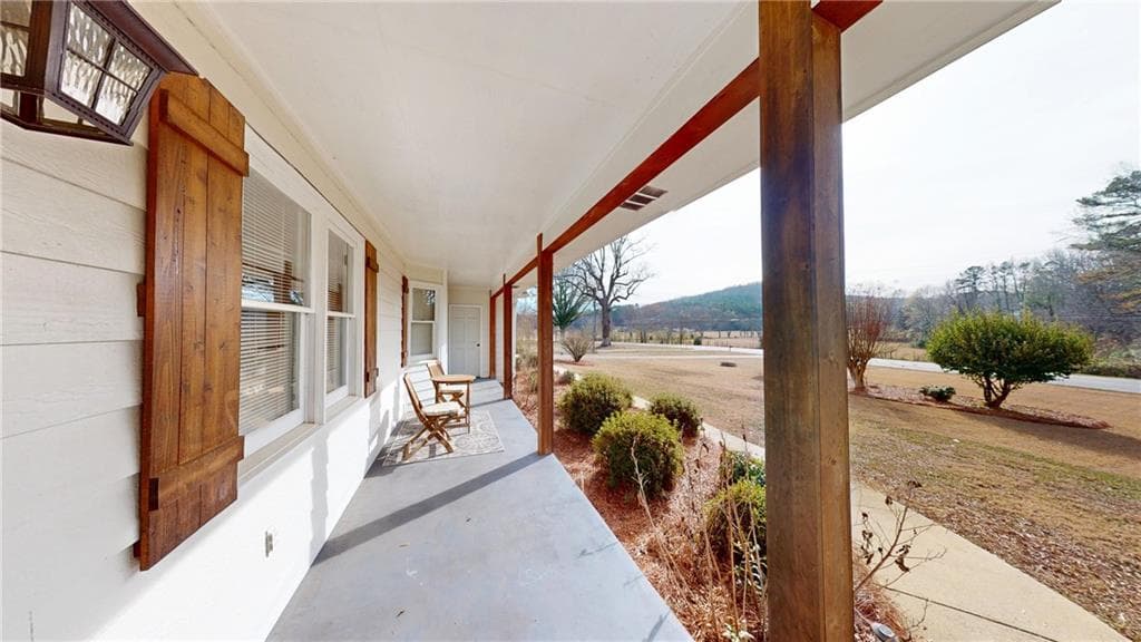 3 bedroom, 2 bathroom, 2,120 sq ft single family residence under contract at 1042 Mission Road, Cartersville, GA 30120 — photo 5