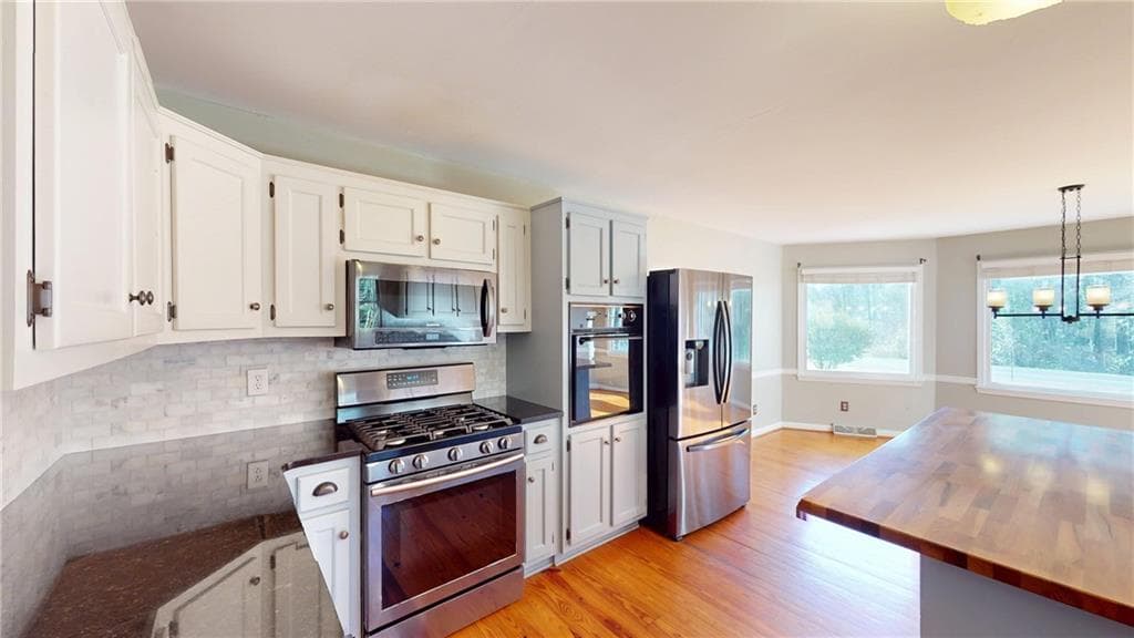 3 bedroom, 2 bathroom, 2,120 sq ft single family residence under contract at 1042 Mission Road, Cartersville, GA 30120 — photo 10