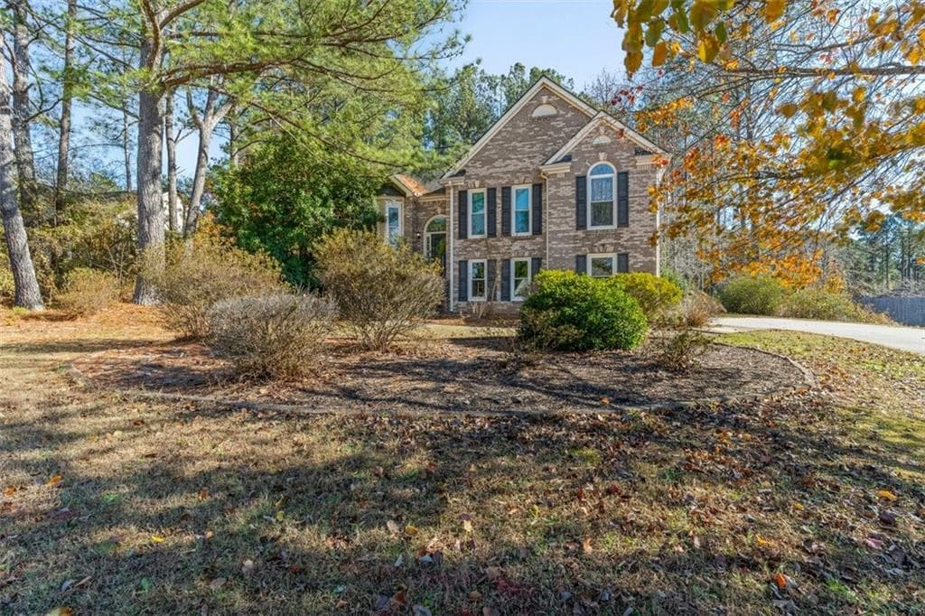 5 bedroom, 3 bathroom, 2,270 sq ft single family residence for sale at 65 Mosswood Trail, Newnan, GA 30265 — photo 1 of 30