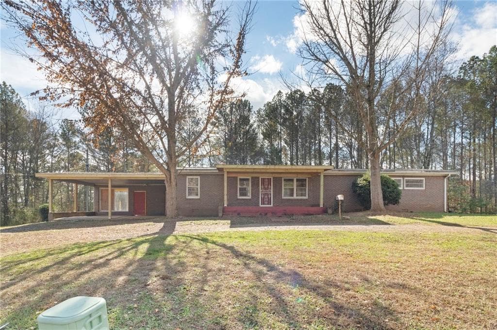 3 bedroom, 2 bathroom, 2,060 sq ft single family residence under contract at 74 Hulsey Road, Cedartown, GA 30125 — photo 2