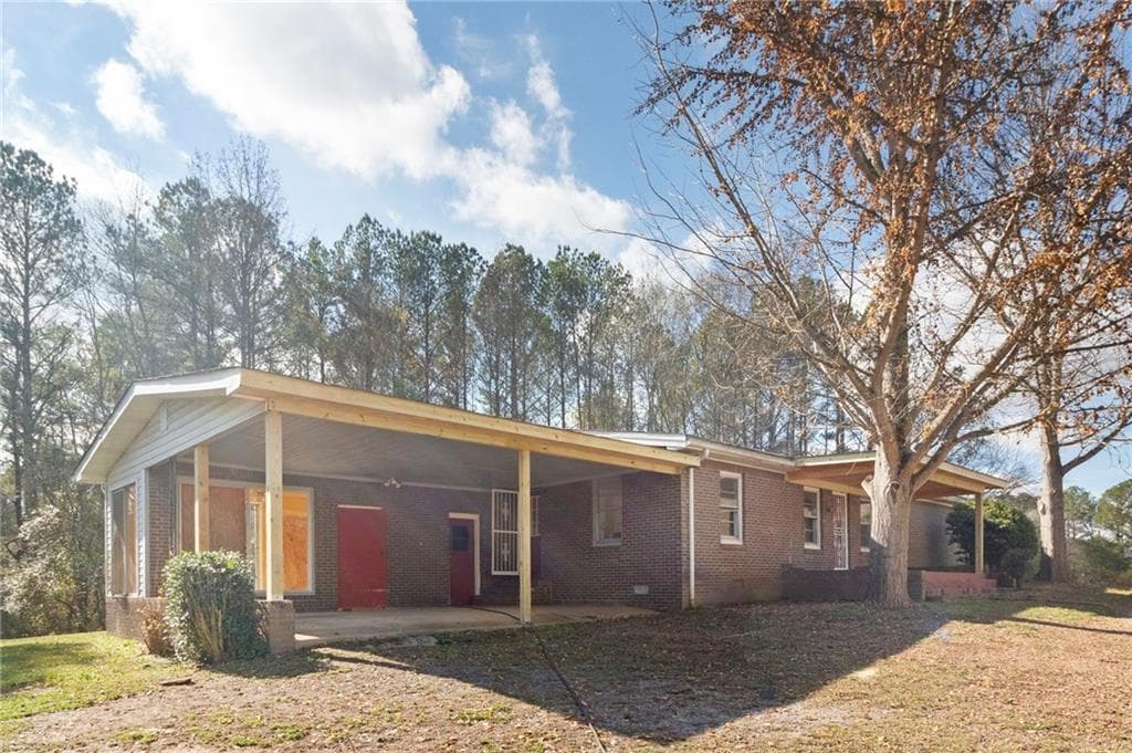 3 bedroom, 2 bathroom, 2,060 sq ft single family residence under contract at 74 Hulsey Road, Cedartown, GA 30125 — photo 3