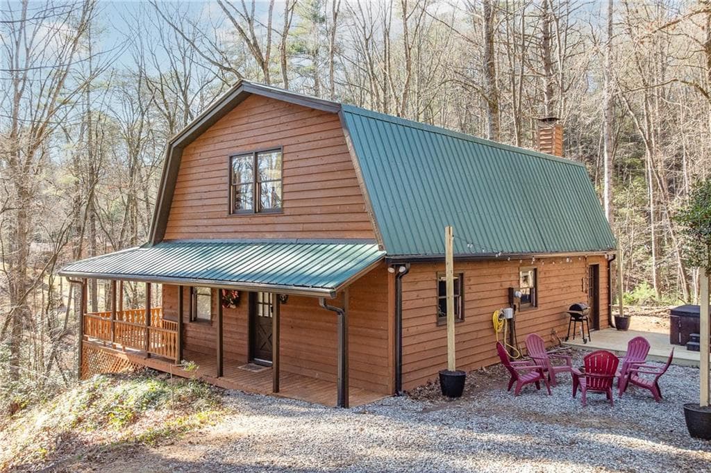 3 bedroom, 3 bathroom, 1,728 sq ft single family residence for sale at 40 Kaceys Lane, Helen, GA 30545 — photo 6