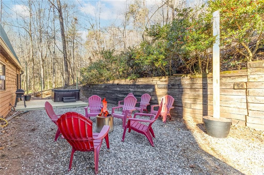 3 bedroom, 3 bathroom, 1,728 sq ft single family residence for sale at 40 Kaceys Lane, Helen, GA 30545 — photo 9