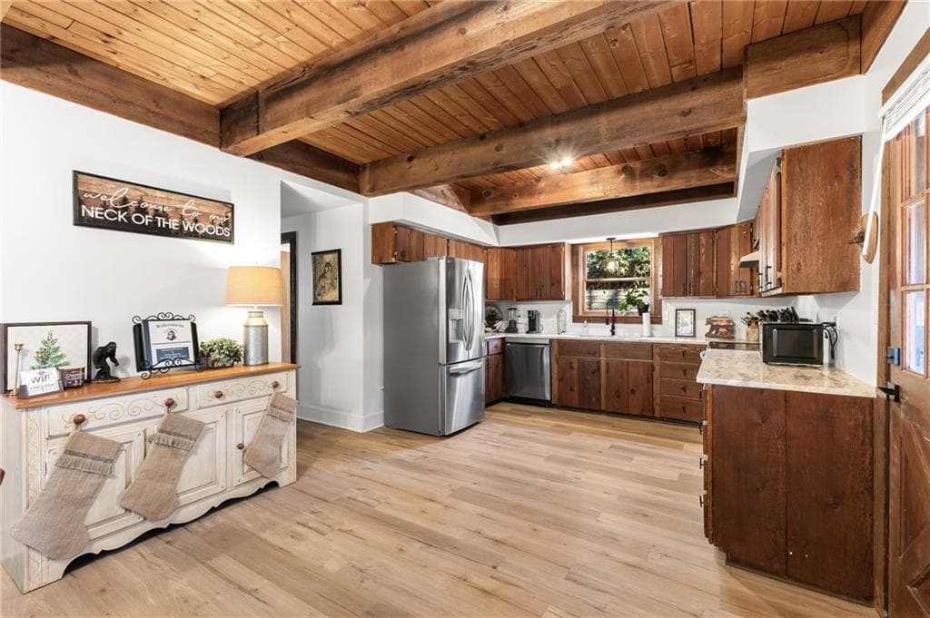 3 bedroom, 3 bathroom, 1,728 sq ft single family residence for sale at 40 Kaceys Lane, Helen, GA 30545 — photo 2