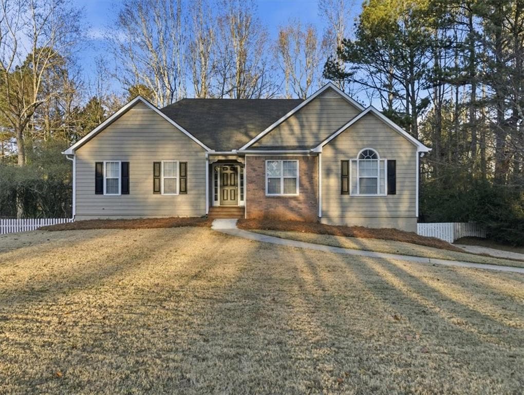 4 bedroom, 3 bathroom, 2,205 sq ft single family residence sold at 3930 Pheasant Run Trace, Cumming, GA 30028