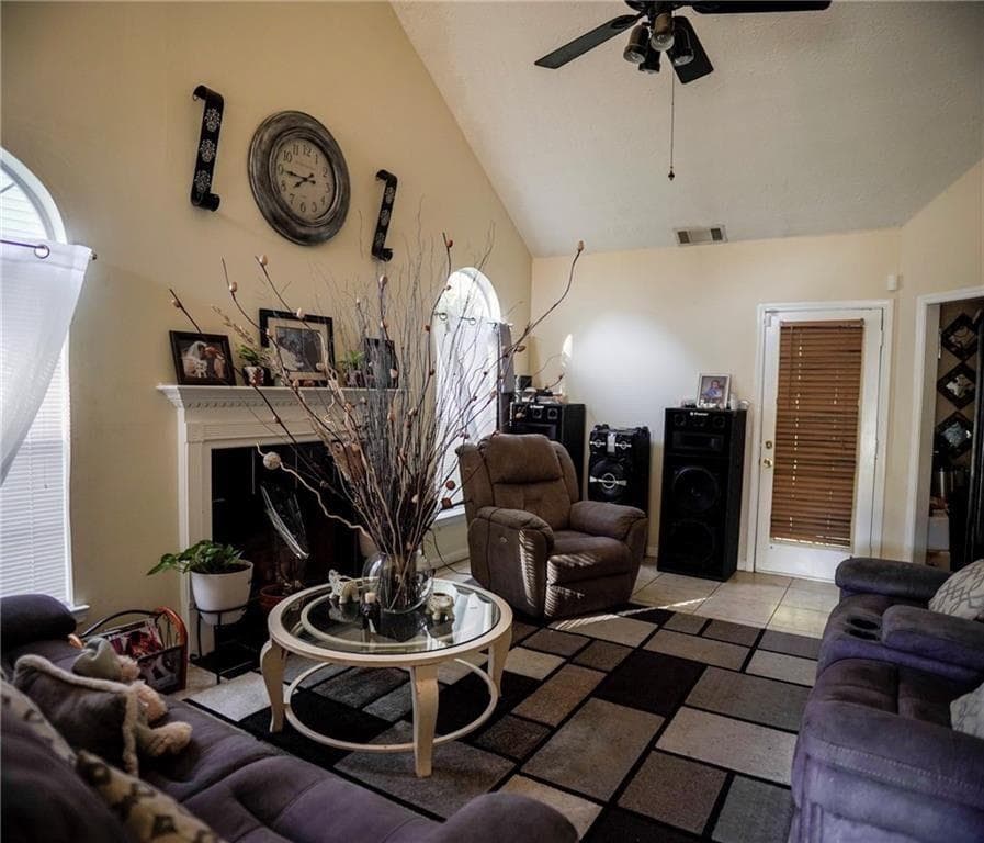 3 bedroom, 3 bathroom, 1,755 sq ft single family residence for sale at 493 E LAKE Drive, Riverdale, GA 30274 — photo 4
