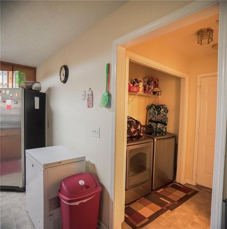 3 bedroom, 3 bathroom, 1,755 sq ft single family residence for sale at 493 E LAKE Drive, Riverdale, GA 30274 — photo 8