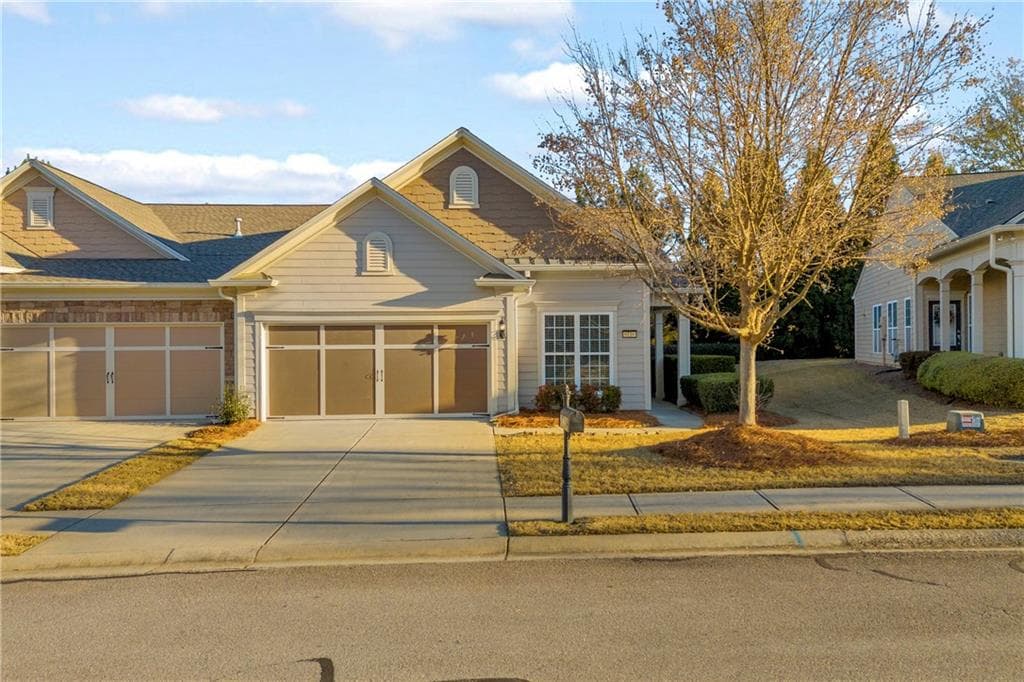 2 bedroom, 2 bathroom, 1,405 sq ft townhouse sold at 6116 Longleaf Drive, Hoschton, GA 30548