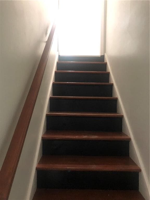 6 bedroom, 3 bathroom, 1,602 sq ft single family residence for rent at 700 Lynn Circle, Atlanta, GA 30311 for $2,800 a month — photo 9