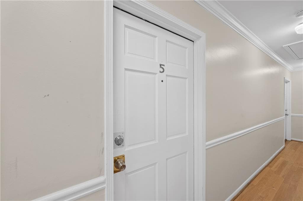 1 bedroom, 1 bathroom, 600 sq ft apartment for rent at 11 Peachtree Hills Avenue B5, Atlanta, GA 30305 for $1,000 a month — photo 1 of 11