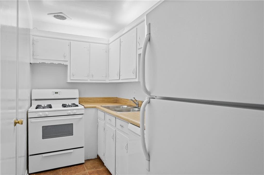 1 bedroom, 1 bathroom, 600 sq ft apartment for rent at 11 Peachtree Hills Avenue B5, Atlanta, GA 30305 for $1,000 a month — photo 6