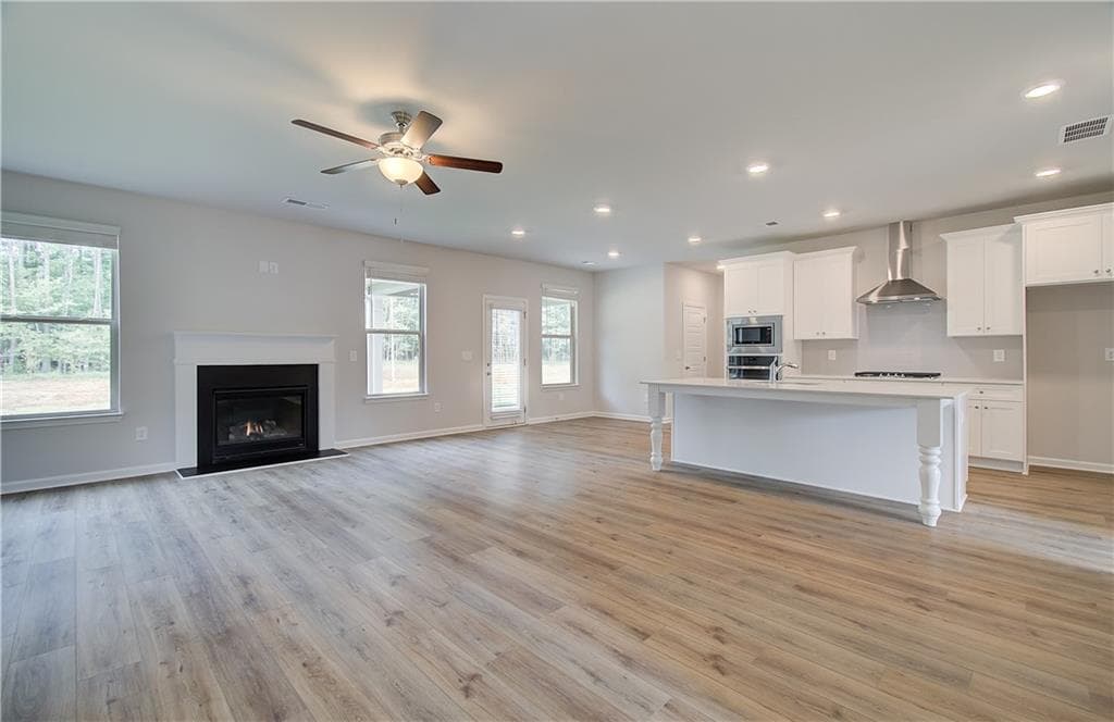 5 bedroom, 4 bathroom, 3,647 sq ft single family residence under contract at 805 Moreland Drive, Hampton, GA 30228 — photo 4