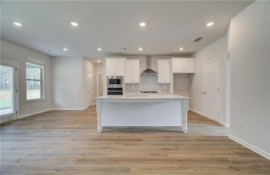 5 bedroom, 4 bathroom, 3,647 sq ft single family residence under contract at 805 Moreland Drive, Hampton, GA 30228 — photo 7
