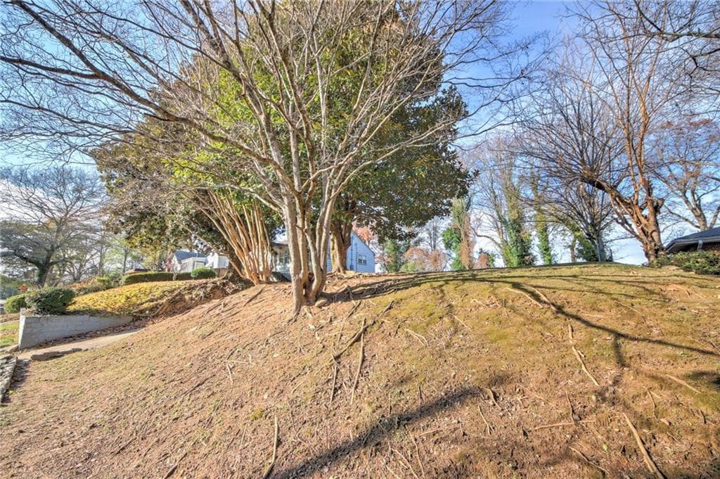 single family residence for sale at 1301 North Avenue, Atlanta, GA 30318 — photo 7