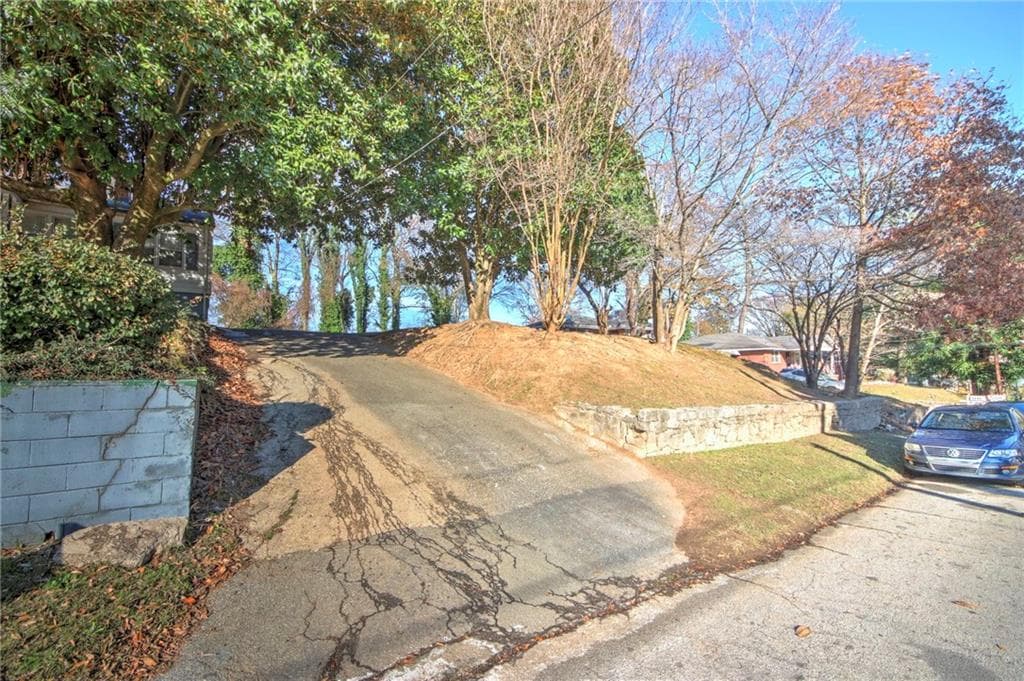 single family residence for sale at 1301 North Avenue, Atlanta, GA 30318 — photo 9