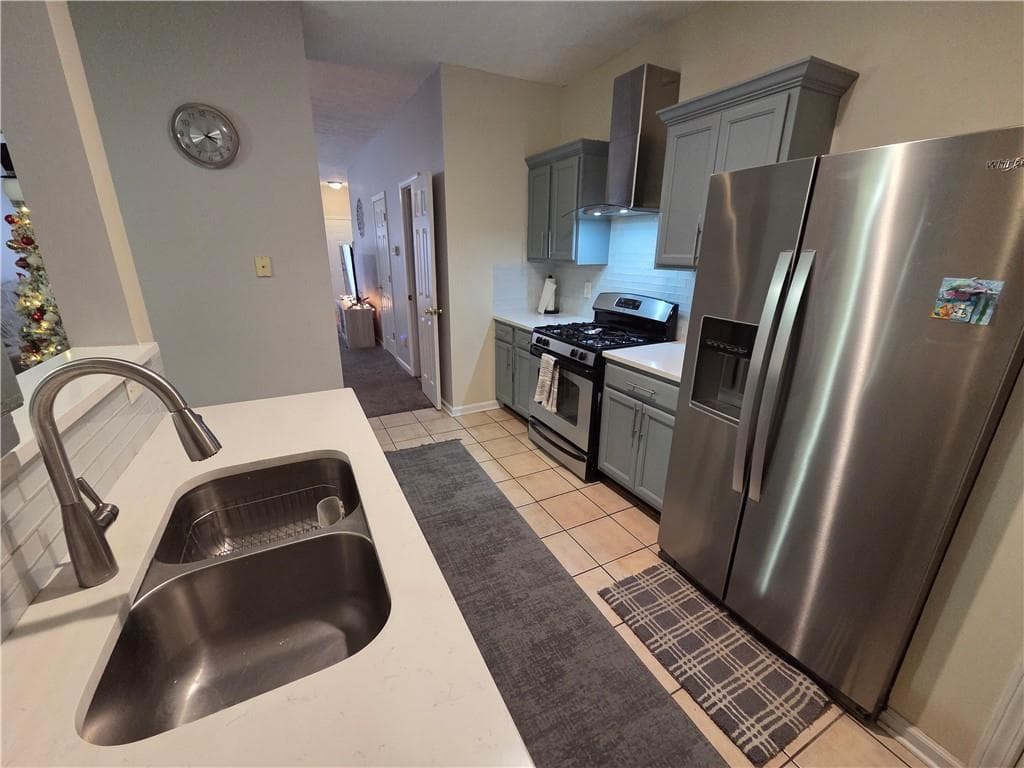 924 Tree Creek Boulevard, Lawrenceville, GA 30043 — most recent listing photo