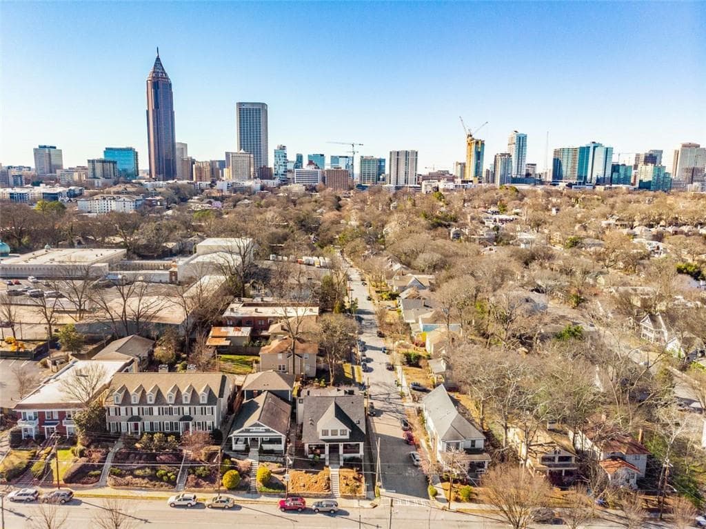 1 bedroom, 1 bathroom, 800 sq ft apartment for rent at 724 Charles Allen Drive 3, Atlanta, GA 30308 for $2,650 a month — photo 2