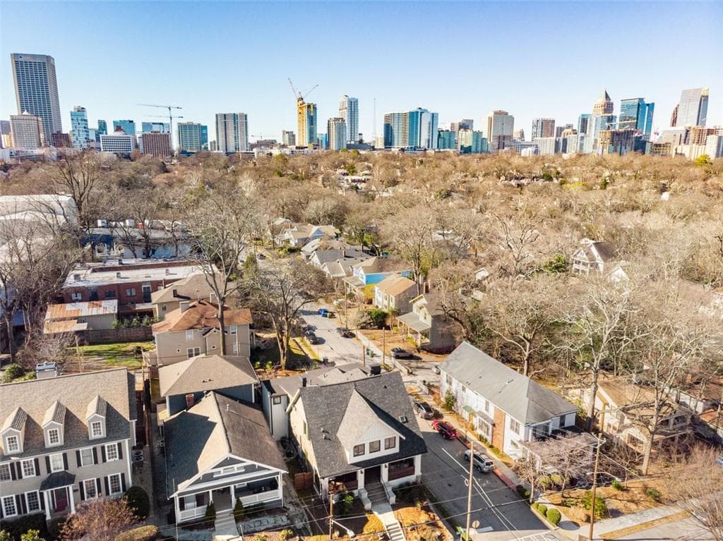 1 bedroom, 1 bathroom, 800 sq ft apartment for rent at 724 Charles Allen Drive 3, Atlanta, GA 30308 for $2,650 a month — photo 3