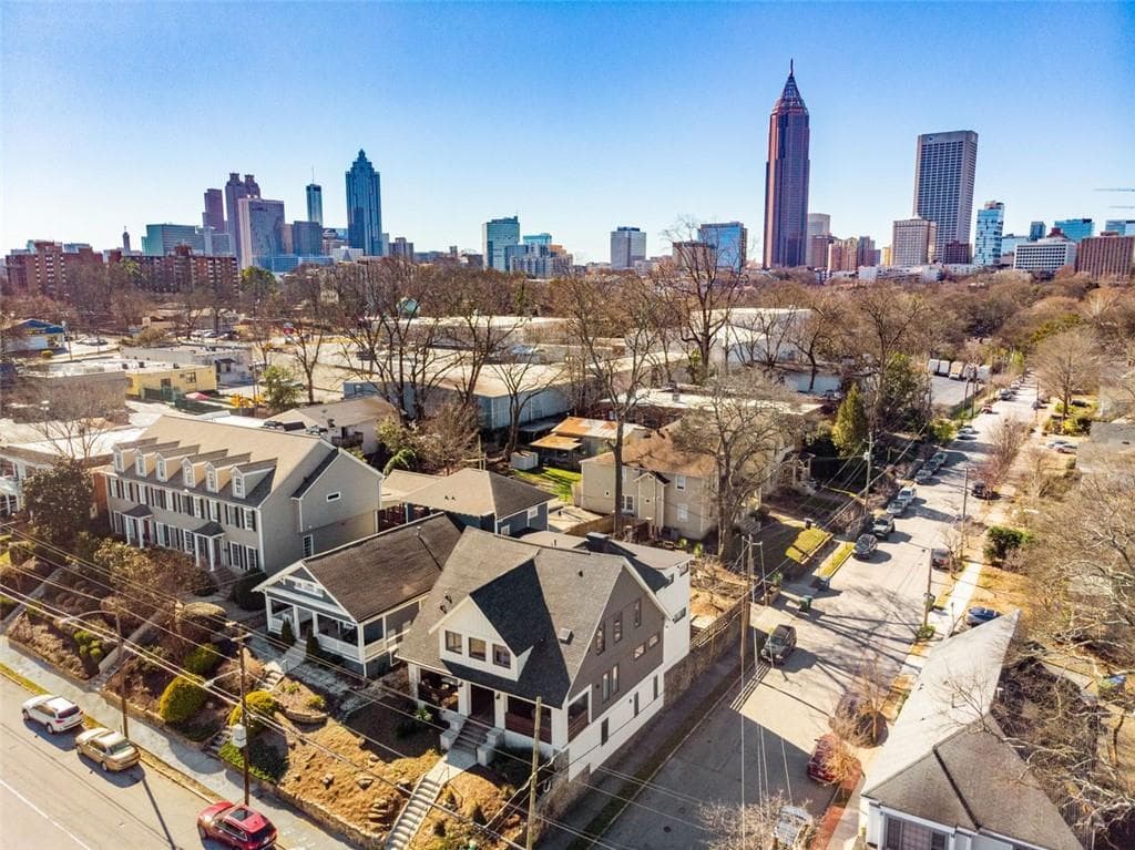 1 bedroom, 1 bathroom, 800 sq ft apartment for rent at 724 Charles Allen Drive 3, Atlanta, GA 30308 for $2,650 a month — photo 4