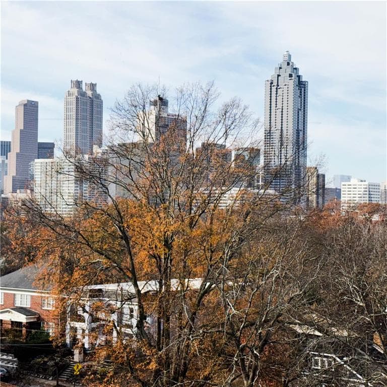 1 bedroom, 1 bathroom, 657 sq ft condominium for sale at 525 Parkway Drive 208, Atlanta, GA 30308 — photo 2