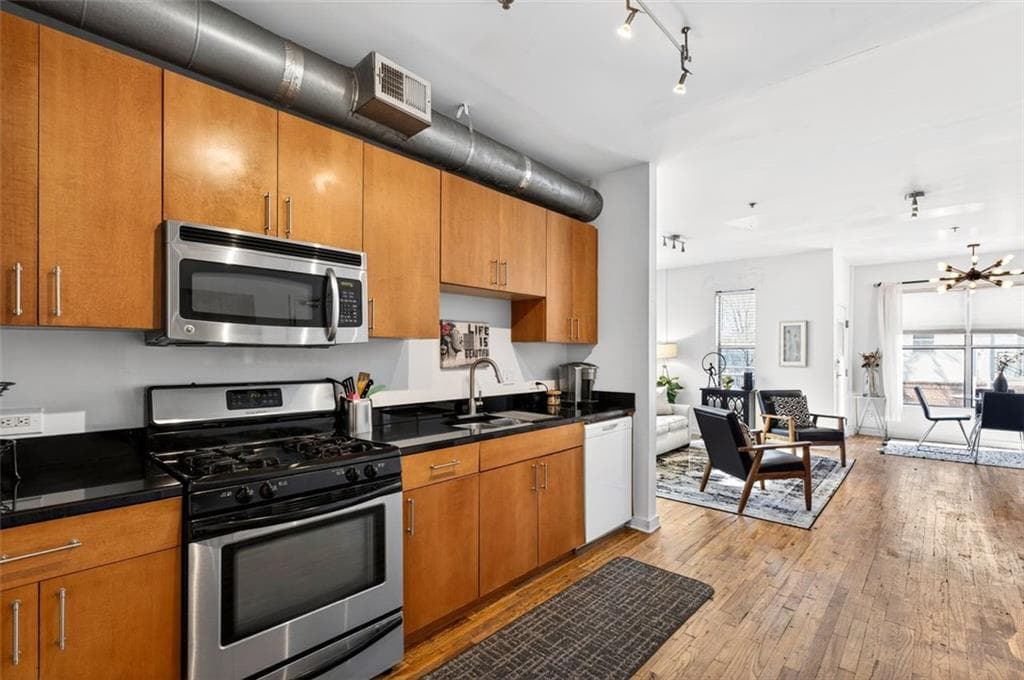 1 bedroom, 1 bathroom, 765 sq ft condominium for sale at 238 Walker Street 23, Atlanta, GA 30313 — photo 6