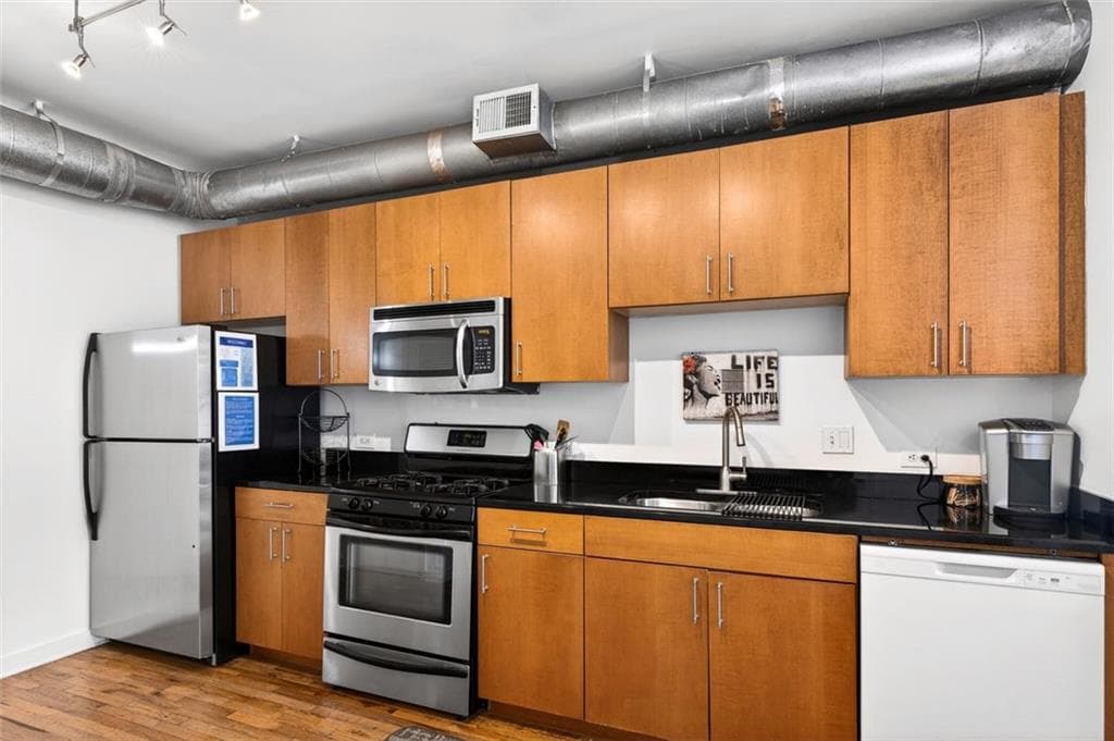 1 bedroom, 1 bathroom, 765 sq ft condominium for sale at 238 Walker Street 23, Atlanta, GA 30313 — photo 8