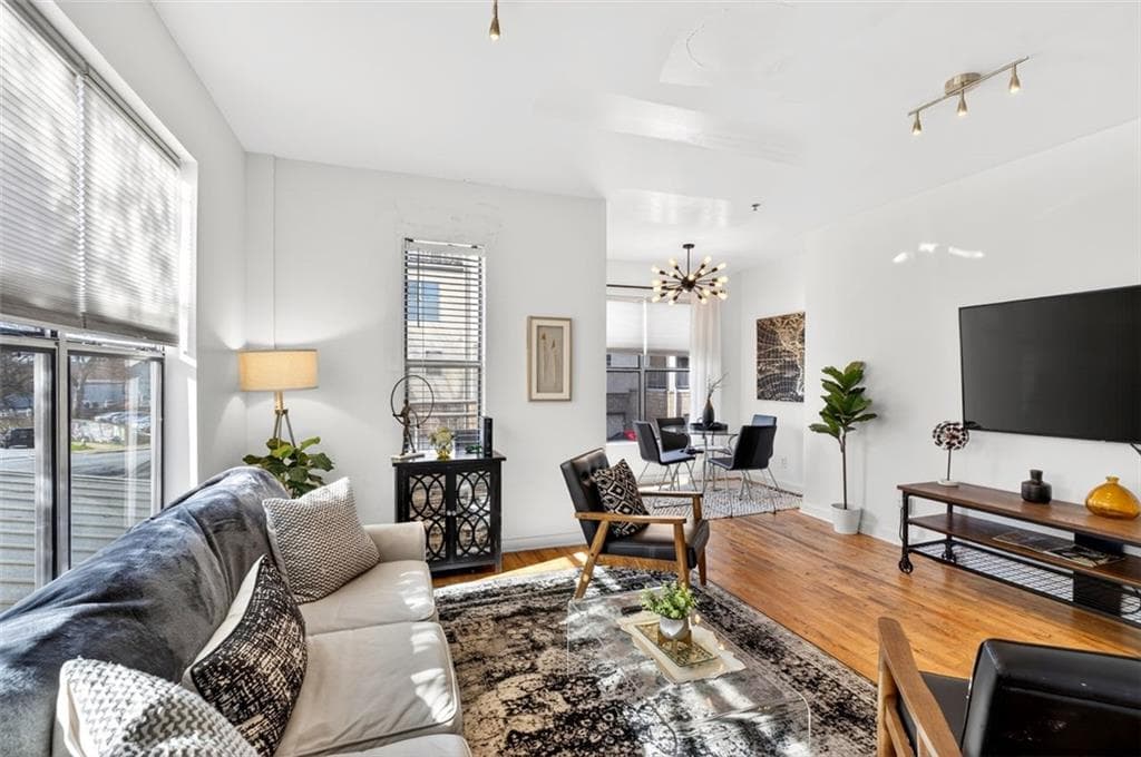 1 bedroom, 1 bathroom, 765 sq ft condominium for sale at 238 Walker Street 23, Atlanta, GA 30313 — photo 3