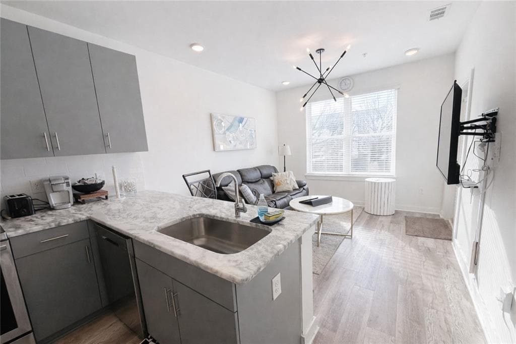 1 bedroom, 1 bathroom, 657 sq ft condominium for sale at 525 Parkway Drive 208, Atlanta, GA 30308 — photo 7