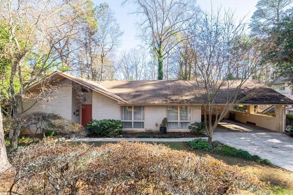 3 bedroom, 2 bathroom, 2,044 sq ft single family residence sold at 1570 Nantahalla Court, Atlanta, GA 30329