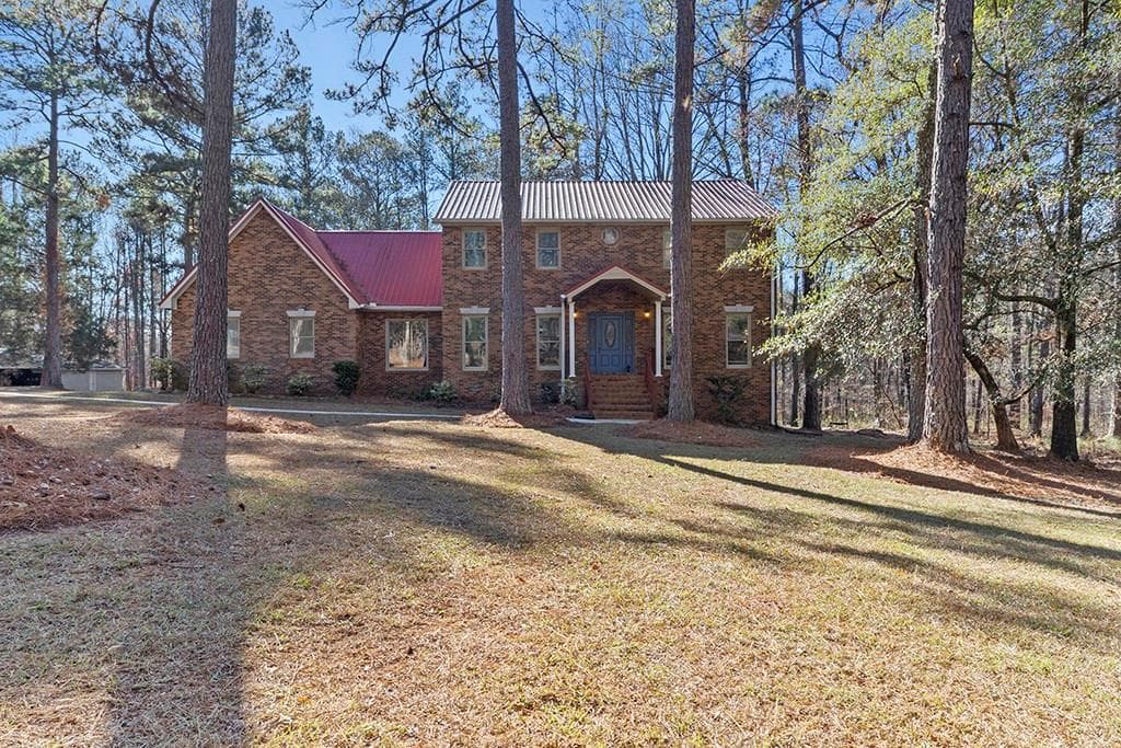 5 bedroom, 5 bathroom, 3,481 sq ft single family residence for sale at 138 Dumbarton Drive, Macon, GA 31210