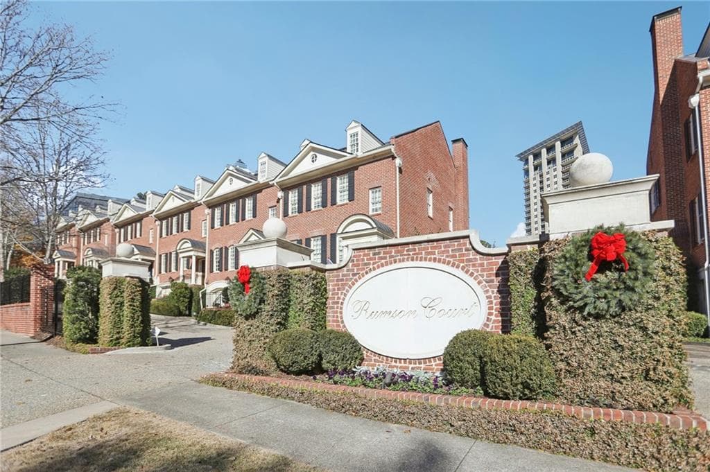 4 bedroom, 5 bathroom, 4,160 sq ft townhouse sold at 2806 RUMSON Court, Atlanta, GA 30305