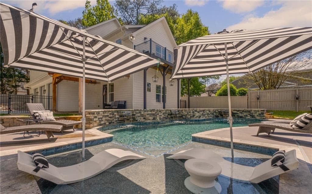 6 bedroom, 5 bathroom single family residence under contract at 8175 Main Street, Woodstock, GA 30188 — photo 5