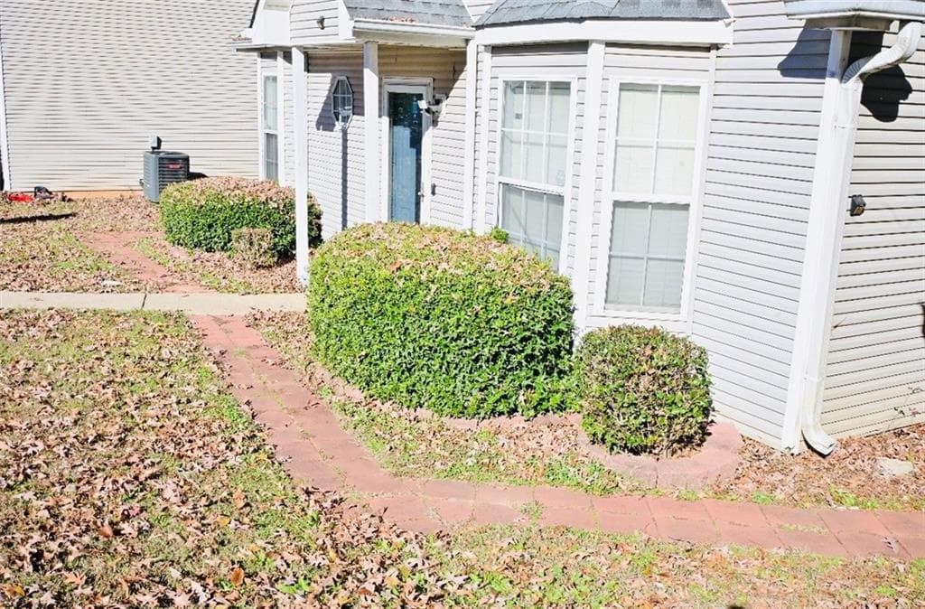 3 bedroom, 2 bathroom, 1,305 sq ft single family residence for sale at 145 Turning Point, Stockbridge, GA 30281 — photo 4