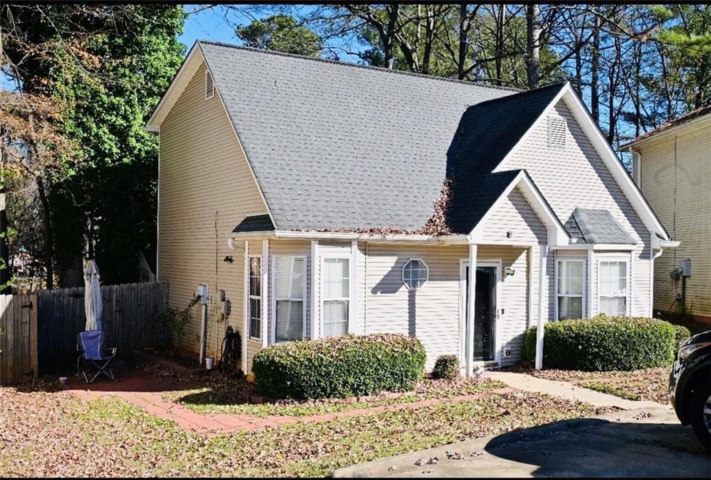 3 bedroom, 2 bathroom, 1,305 sq ft single family residence for sale at 145 Turning Point, Stockbridge, GA 30281 — photo 2