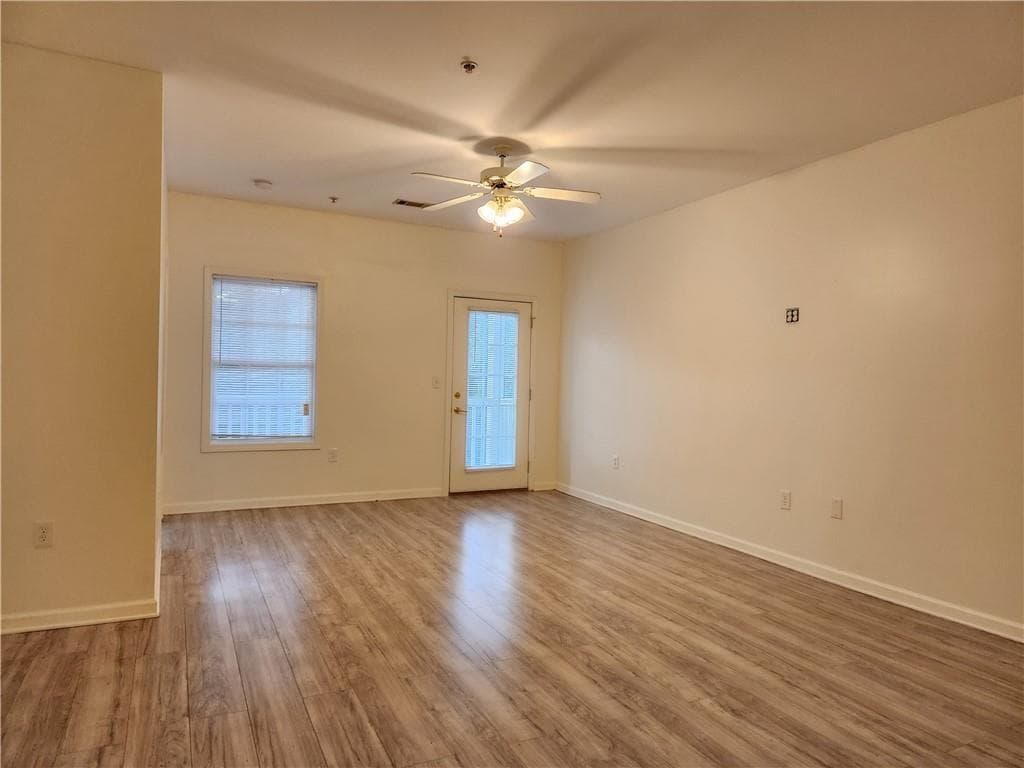 2 bedroom, 2 bathroom, 1,128 sq ft condominium for sale at 7712 Autry Circle 516, Douglasville, GA 30134 — photo 5
