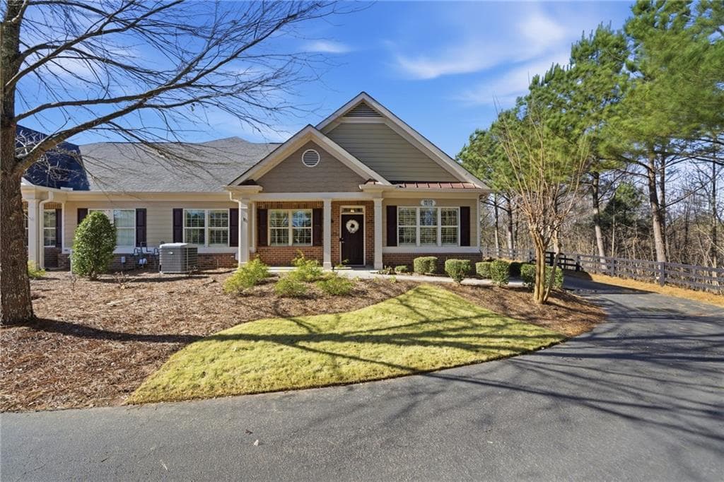 3 bedroom, 3 bathroom, 2,107 sq ft condominium sold at 1605 Oak Meadows Lane 1503, Cumming, GA 30041
