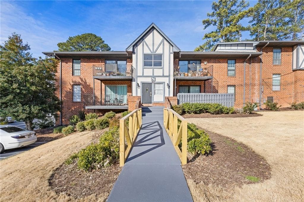 6851 Roswell Road N9, Atlanta, GA 30328 — most recent listing photo