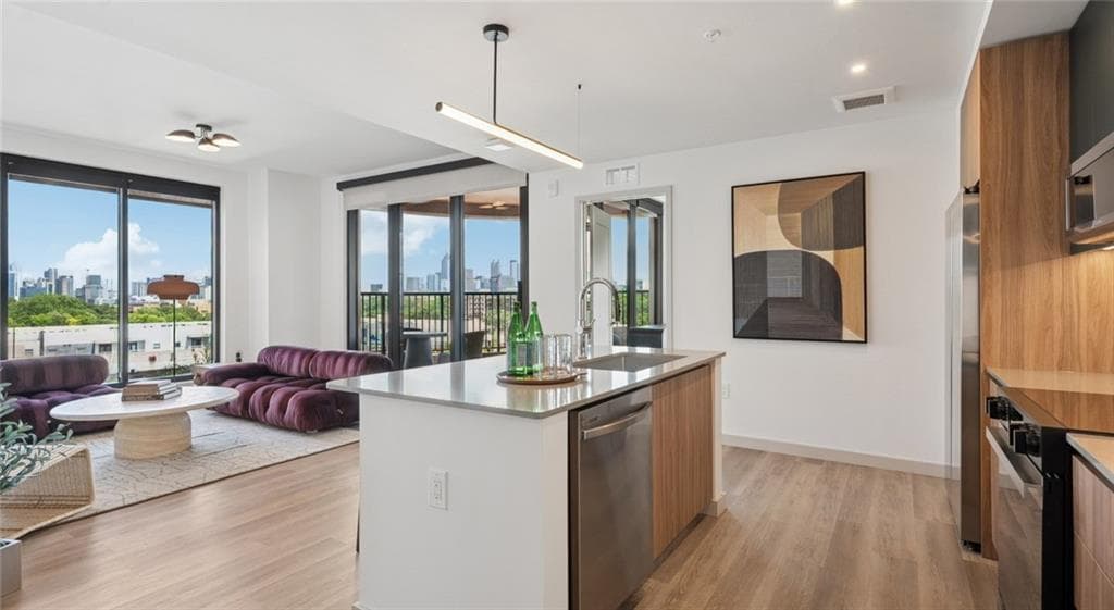 2 bedroom, 2 bathroom, 1,230 sq ft apartment for rent at 660 11th Street 0603, Atlanta, GA 30319 for $3,429 a month — photo 3