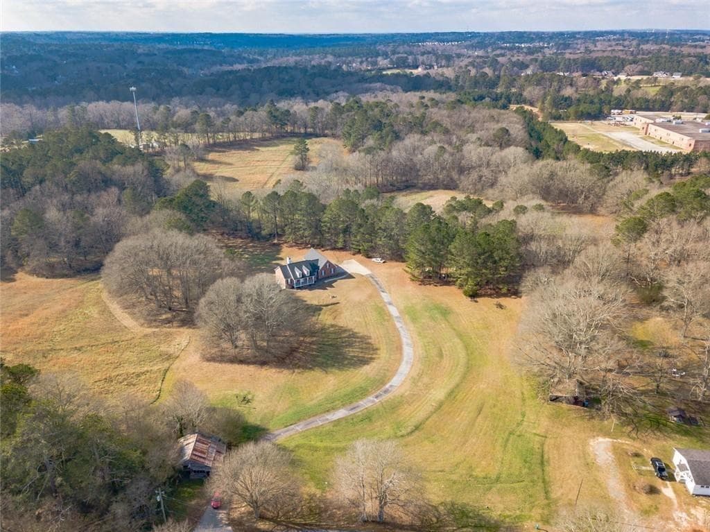 3 bedroom, 3 bathroom single family residence under contract at 928 Grayson New Hope Road, Lawrenceville, GA 30045 — photo 5