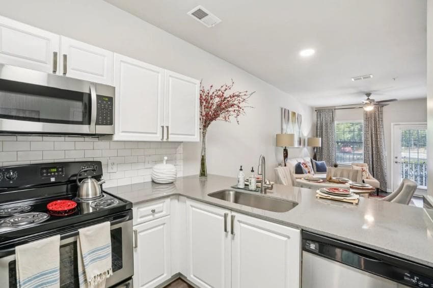 1 bedroom, 2 bathroom, 864 sq ft apartment for rent at 405 Phillip Boulevard 1305, Lawrenceville, GA 30046 for $1,284 a month — photo 3