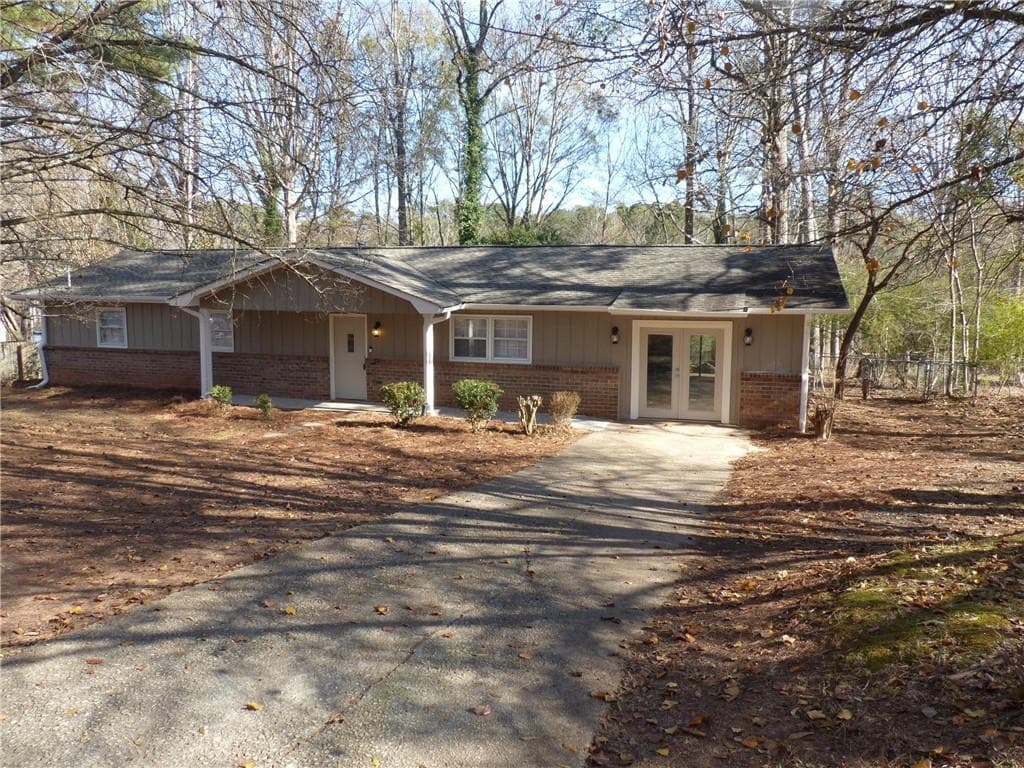 2984 Bicentennial Drive, Stone Mountain, GA 30087 — most recent listing photo