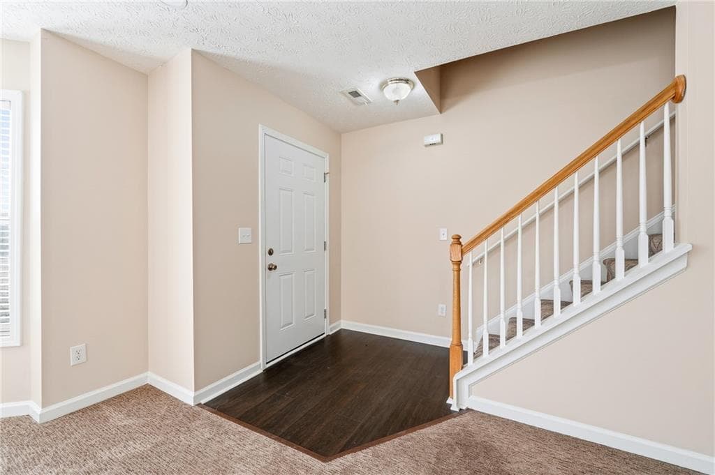 6 bedroom, 4 bathroom, 2,012 sq ft single family residence for sale at 1405 Bramlett Forest Trail, Lawrenceville, GA 30045 — photo 3