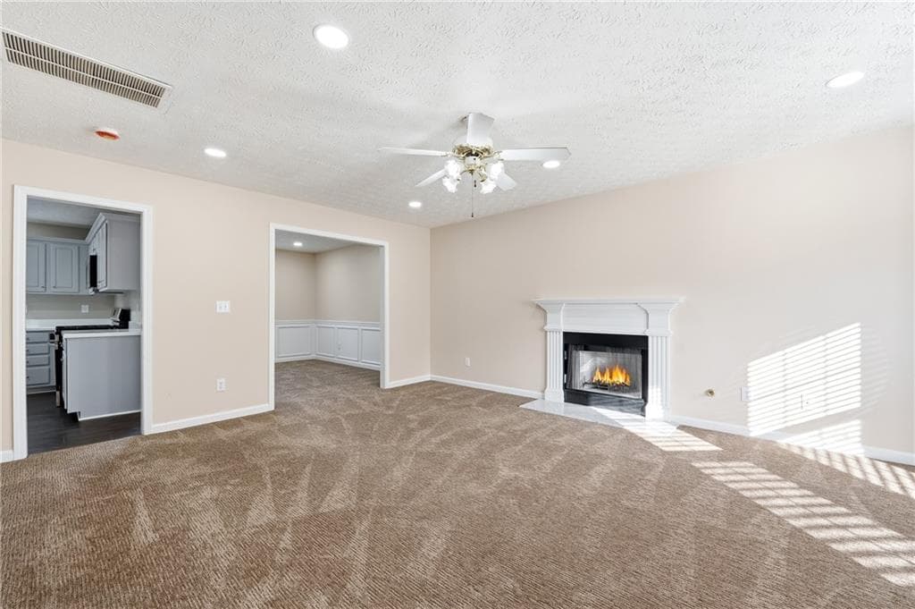 6 bedroom, 4 bathroom, 2,012 sq ft single family residence for sale at 1405 Bramlett Forest Trail, Lawrenceville, GA 30045 — photo 4