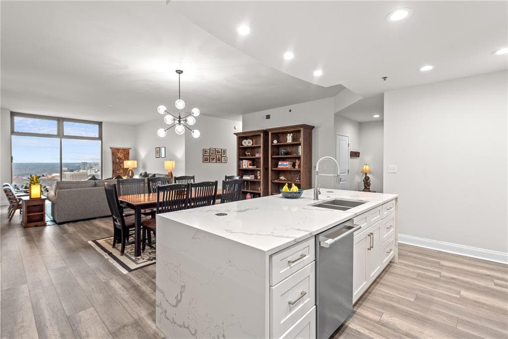 3 bedroom, 3 bathroom, 2,092 sq ft condominium sold at 270 17th Street 3806, Atlanta, GA 30363