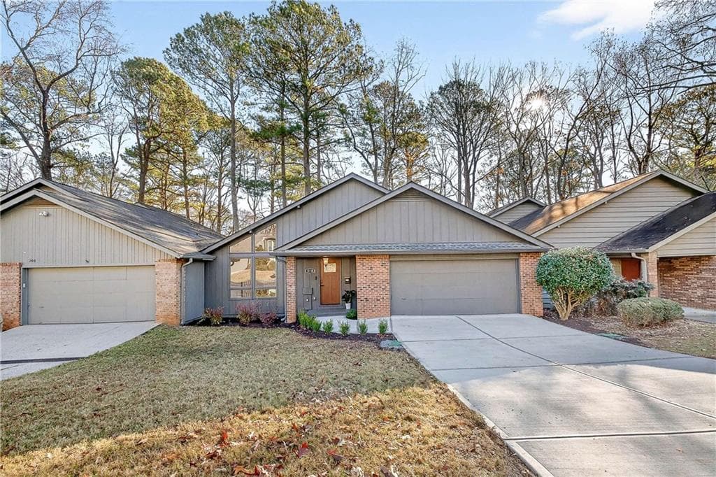 210 Lakeview Ridge, Roswell, GA 30076 — most recent listing photo