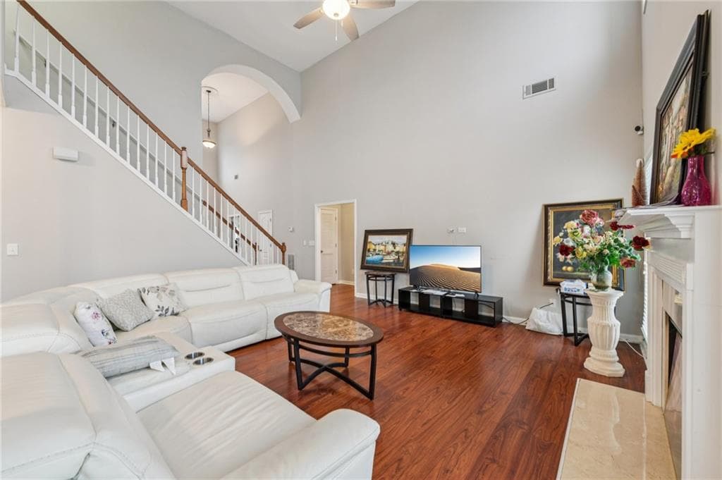 5 bedroom, 3 bathroom, 2,896 sq ft single family residence for sale at 2393 Shady Maple Lane, Loganville, GA 30052 — photo 4