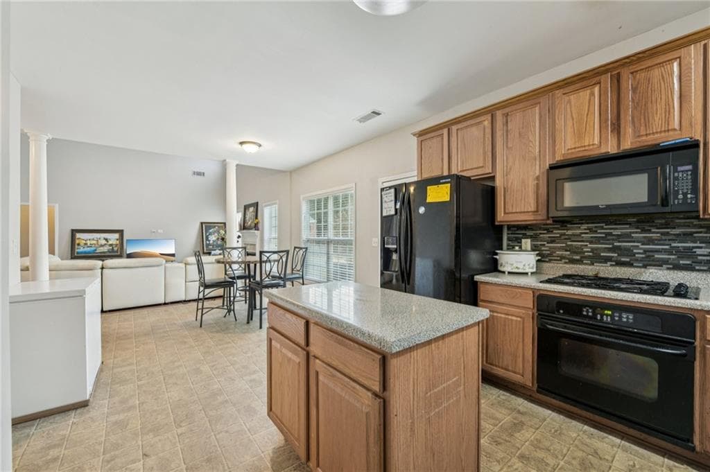 5 bedroom, 3 bathroom, 2,896 sq ft single family residence for sale at 2393 Shady Maple Lane, Loganville, GA 30052 — photo 9