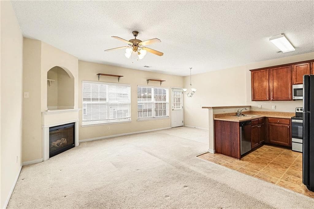 3 bedroom, 3 bathroom, 1,526 sq ft townhouse for sale at 7676 Rutgers Circle, Fairburn, GA 30213 — photo 8