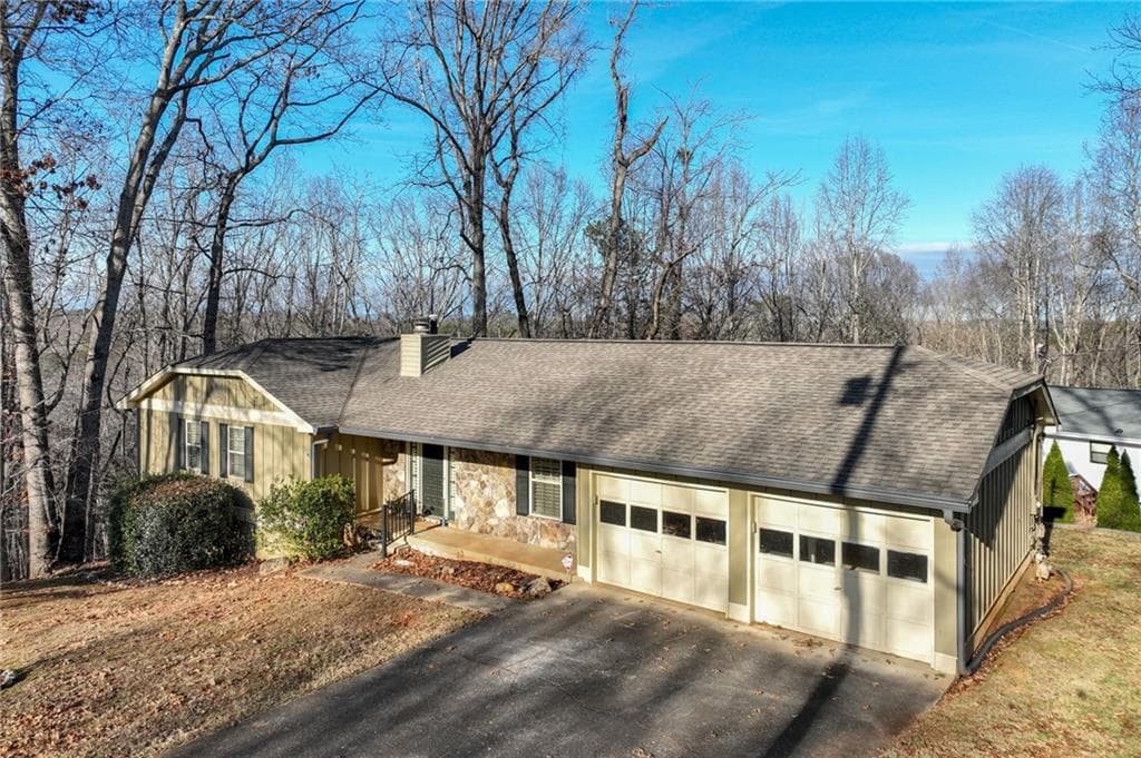 4 bedroom, 3 bathroom, 3,294 sq ft single family residence under contract at 2224 Colonial Drive, Gainesville, GA 30501 — photo 7