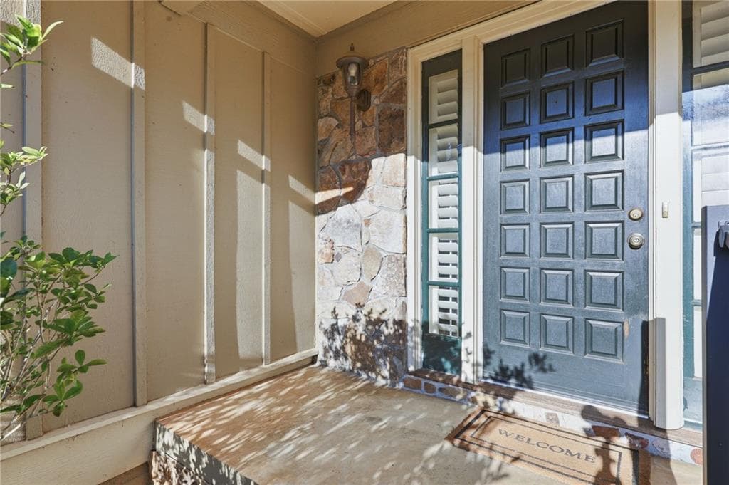 4 bedroom, 3 bathroom, 3,294 sq ft single family residence under contract at 2224 Colonial Drive, Gainesville, GA 30501 — photo 8